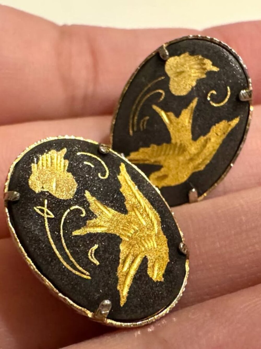 Vintage 60s Damascene 24K Gold Leaf Clip-On Earrings